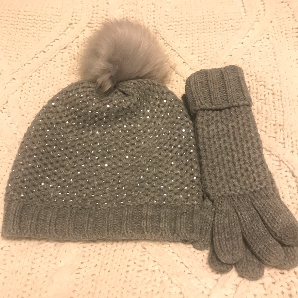 New without tags - Winter hat & glove set